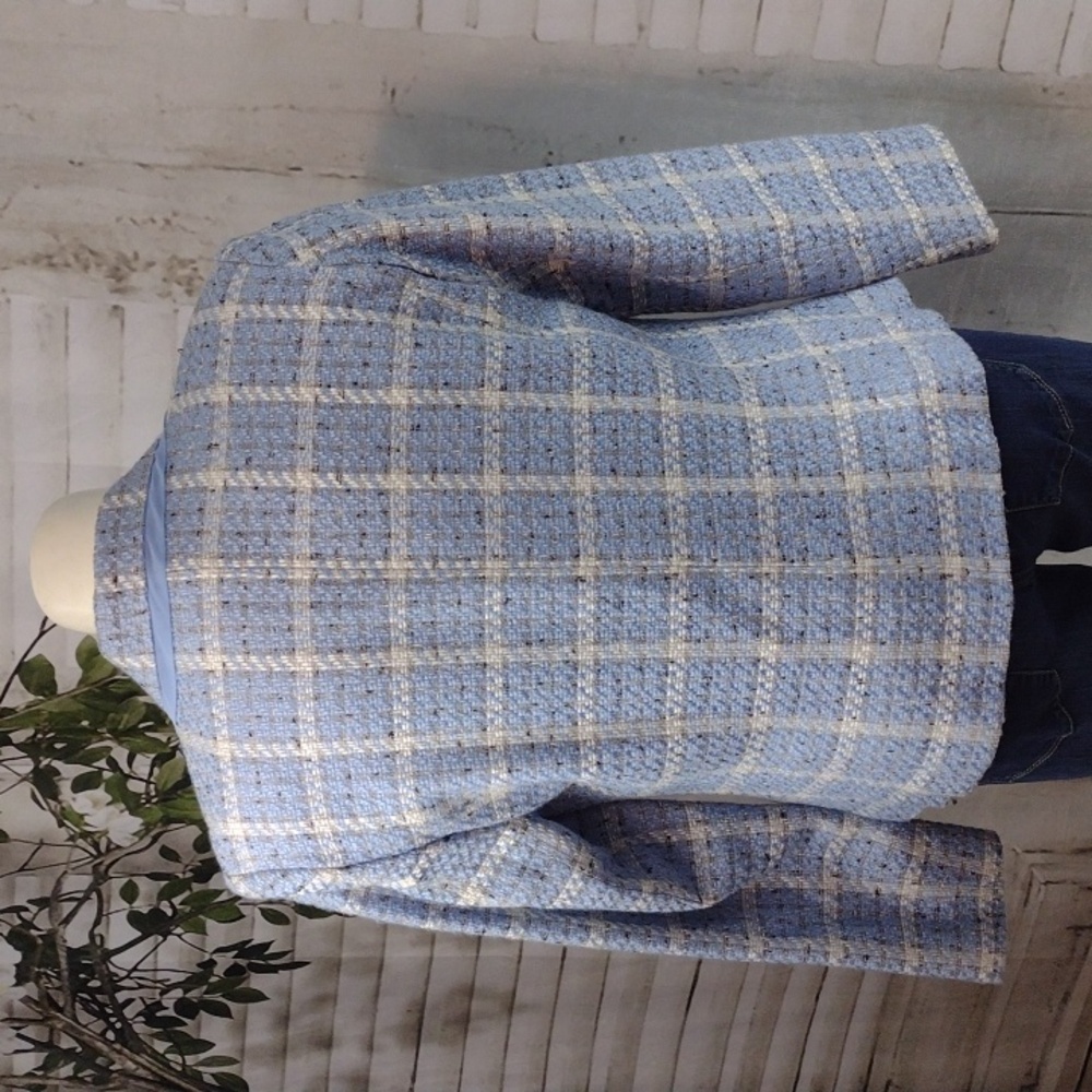 Requirements Light Blue and White Tweed Blazer With Skirt Size 16 - Picture 7 of 12